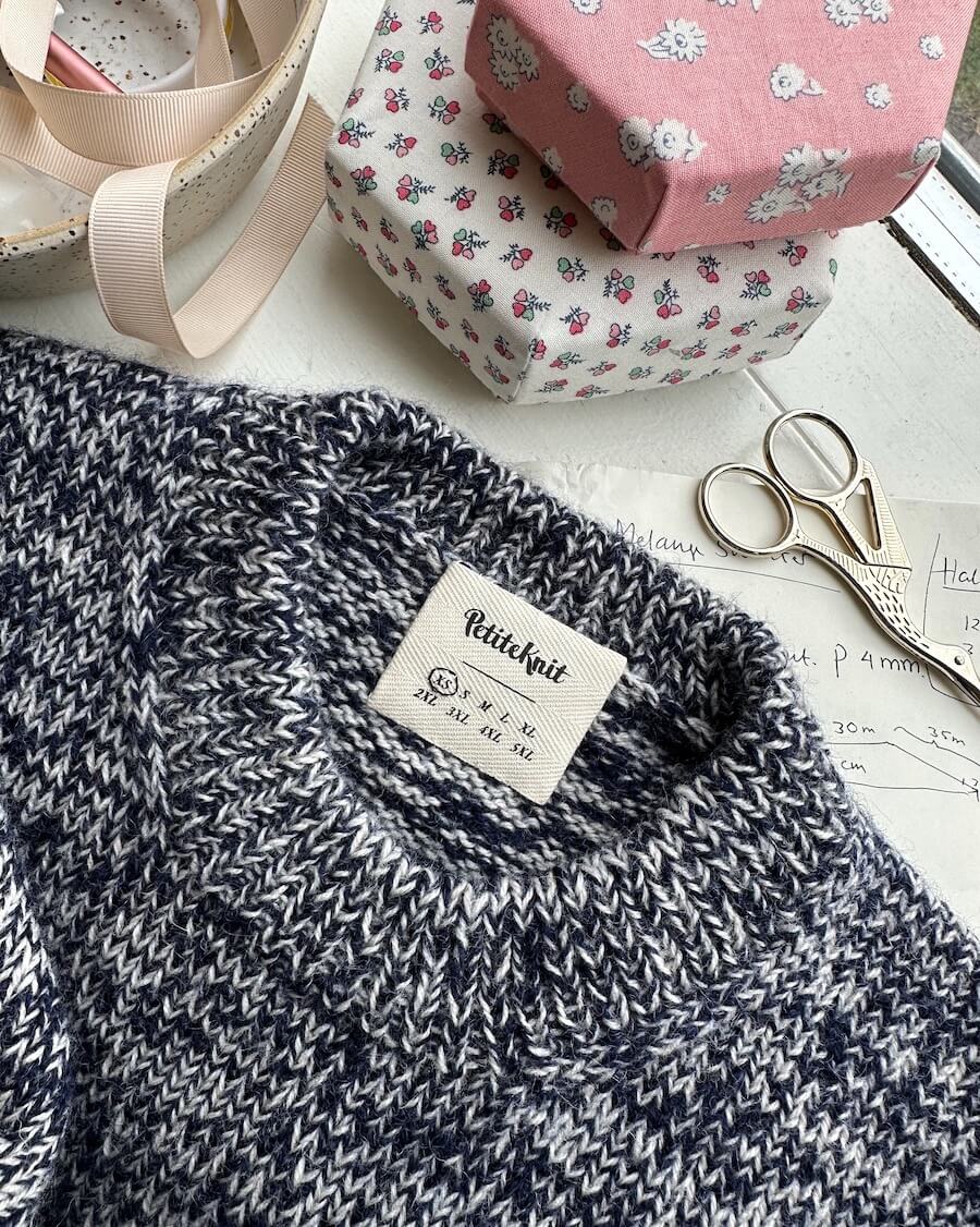 PetiteKnit - " XS S M L XL 2XL 3XL 4XL 5XL"- label